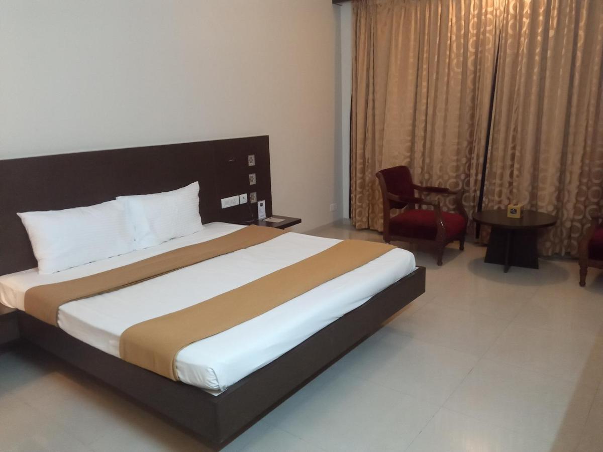 Subrahmanya Rns One酒店 外观 照片