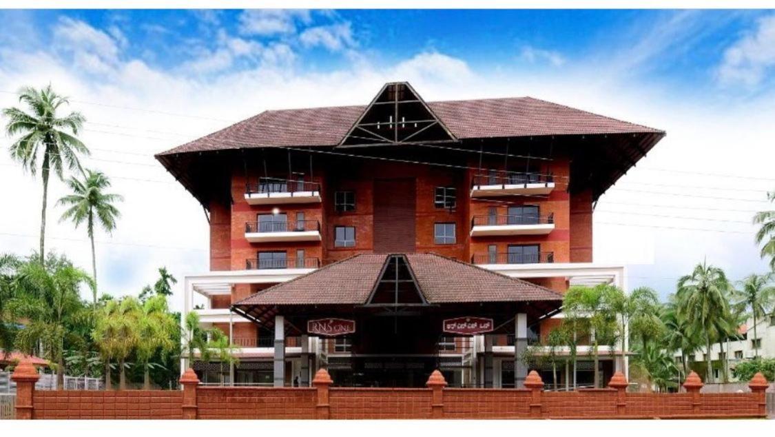 Subrahmanya Rns One酒店 外观 照片